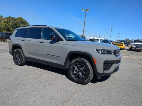 Photos of 2027 Jeep Grand Cherokee L Laredo Altitude for sale in Vidalia, GA at Woody Folsom Chrysler Dodge Jeep Ram of Vidalia