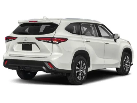 Photos of 2021 Toyota Highlander XLE for sale in Baxley, GA at Woody Folsom Automotive, Chevrolet GMC