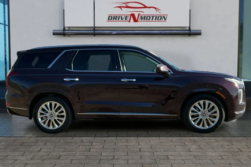 Photos of 2020 Hyundai Palisade Limited Sport Utility 4D for sale in Greeley, CO at Drive N-Motion Greeley