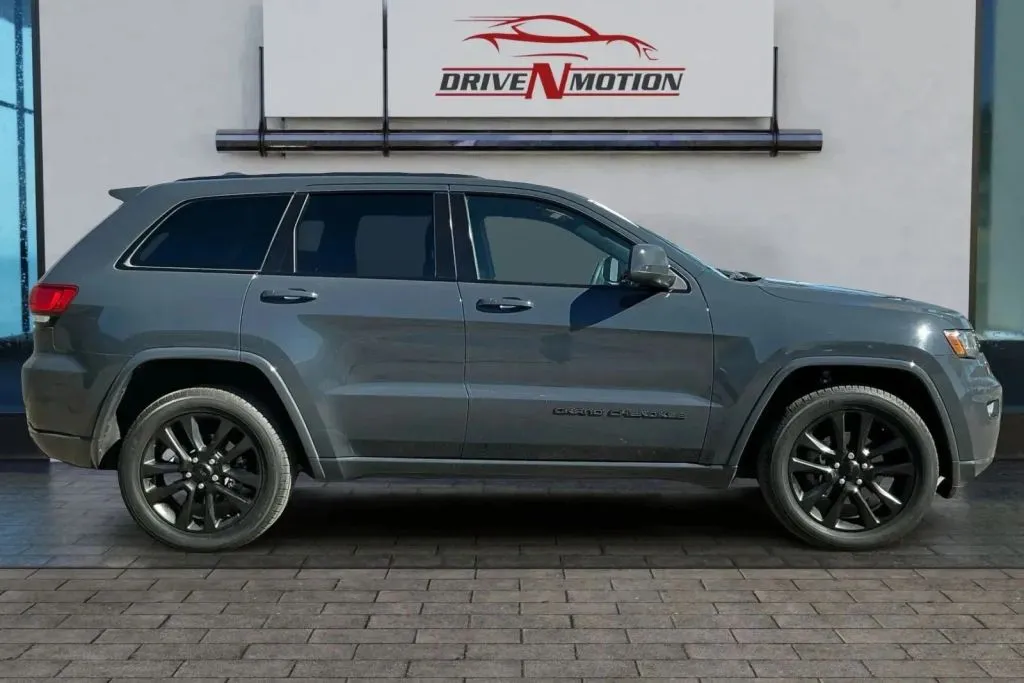 Another view of 2018 Jeep Grand Cherokee Altitude Sport Utility 4D for sale in Greeley, CO at Drive N-Motion Greeley