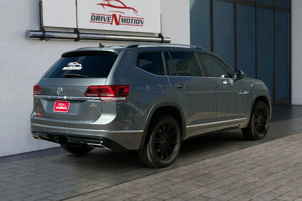 More photos of 2019 Volkswagen Atlas SEL R-Line 4Motion Sport Utility 4D at Drive N-Motion Greeley, CO