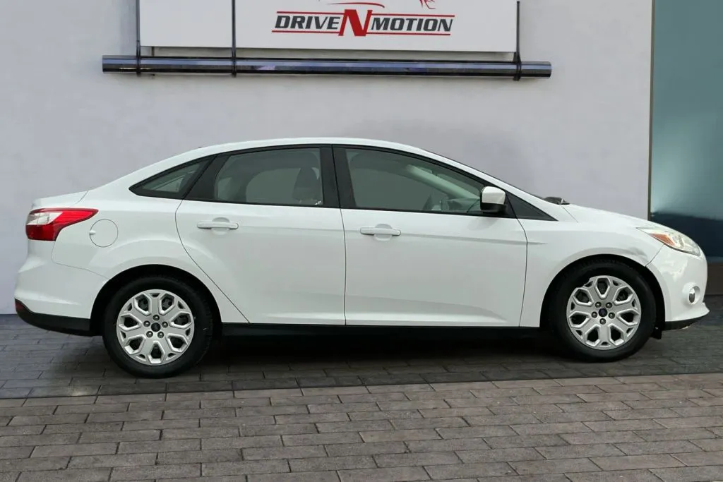 Photos of 2012 Ford Focus SE Sedan 4D for sale in Greeley, CO at Drive N-Motion Greeley