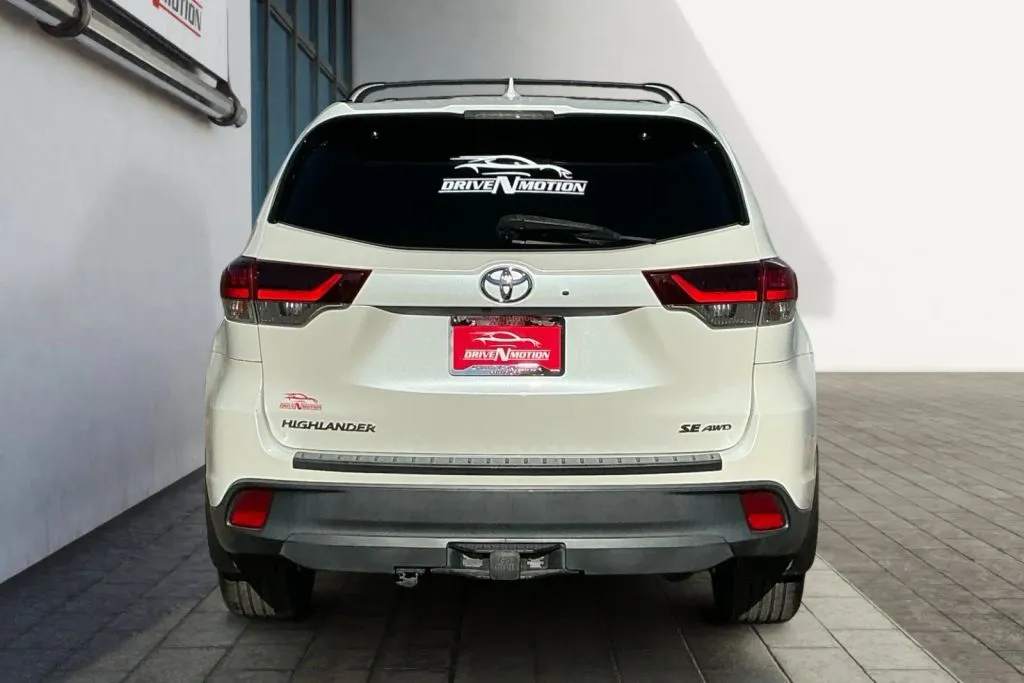More photos of 2019 Toyota Highlander XLE Sport Utility 4D at Drive N-Motion Greeley, CO
