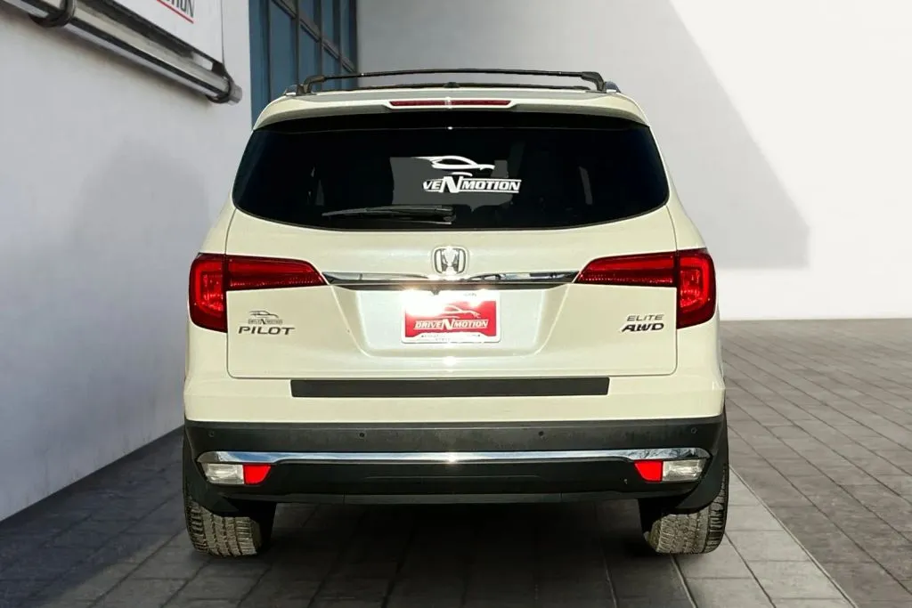 More photos of 2018 Honda Pilot Elite Sport Utility 4D at Drive N-Motion Greeley, CO