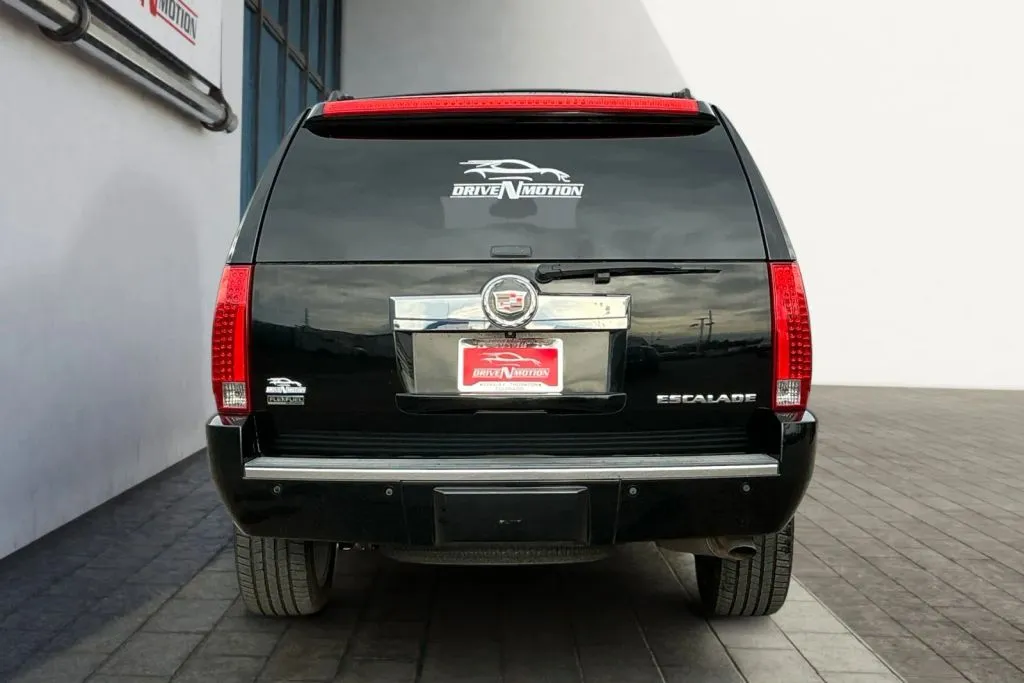 More photos of 2010 Cadillac Escalade Sport Utility 4D at Drive N-Motion Greeley, CO