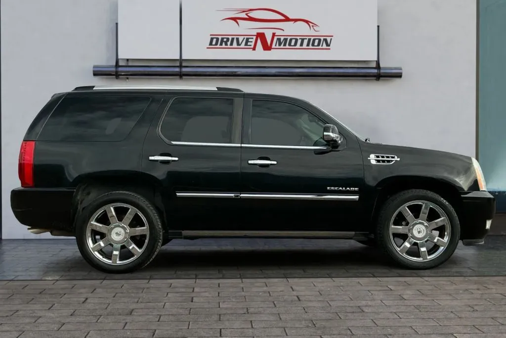 Photos of 2010 Cadillac Escalade Sport Utility 4D for sale in Greeley, CO at Drive N-Motion Greeley