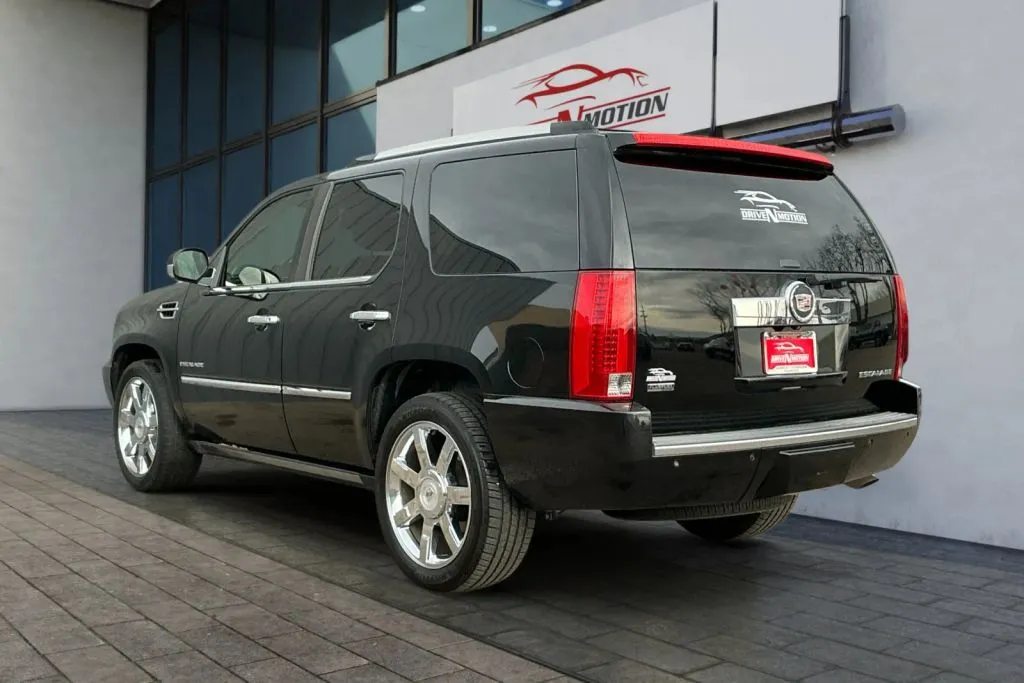 More photos of 2010 Cadillac Escalade Sport Utility 4D at Drive N-Motion Greeley, CO