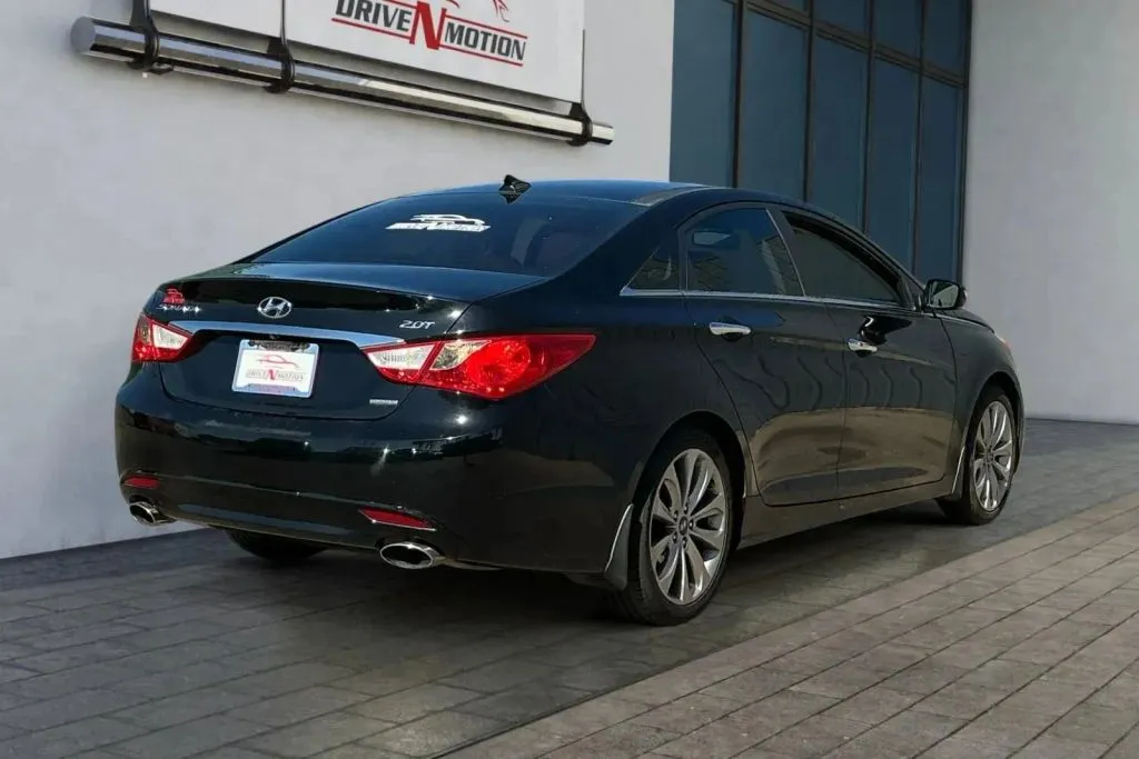 More photos of 2013 Hyundai Sonata Limited Sedan 4D at Drive N-Motion Greeley, CO