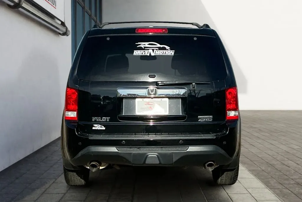 More photos of 2012 Honda Pilot Touring Sport Utility 4D at Drive N-Motion Greeley, CO
