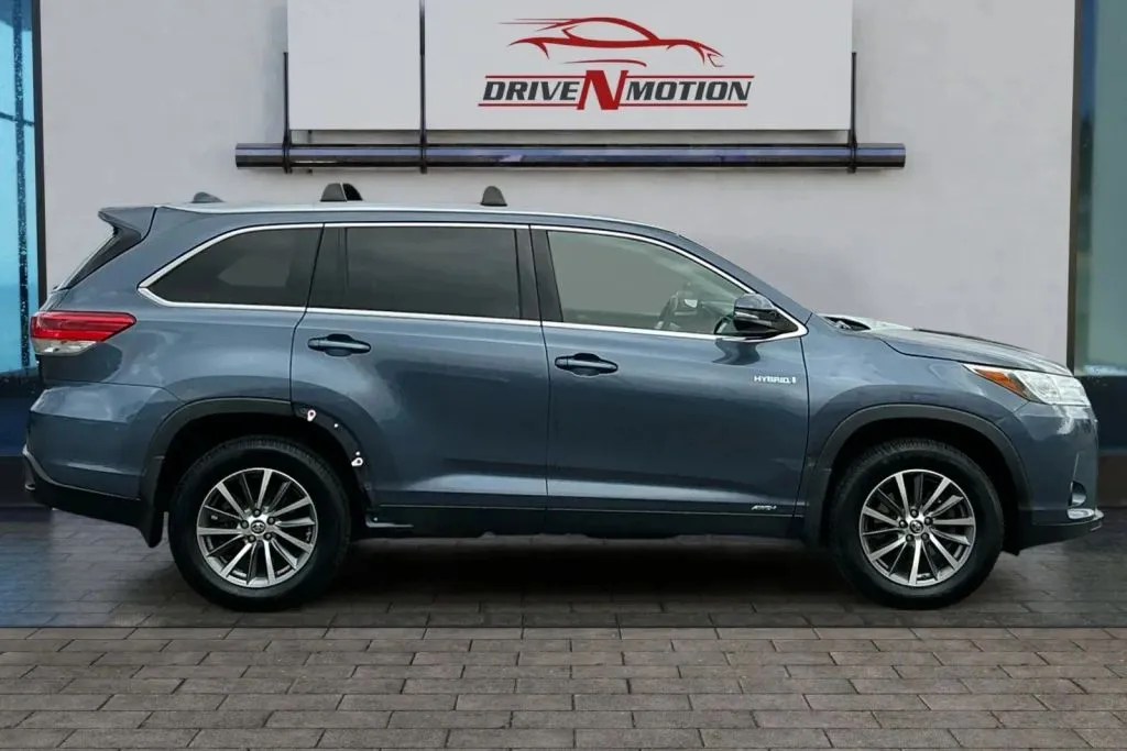 Another view of 2019 Toyota Highlander Hybrid XLE Sport Utility 4D for sale in Greeley, CO at Drive N-Motion Greeley