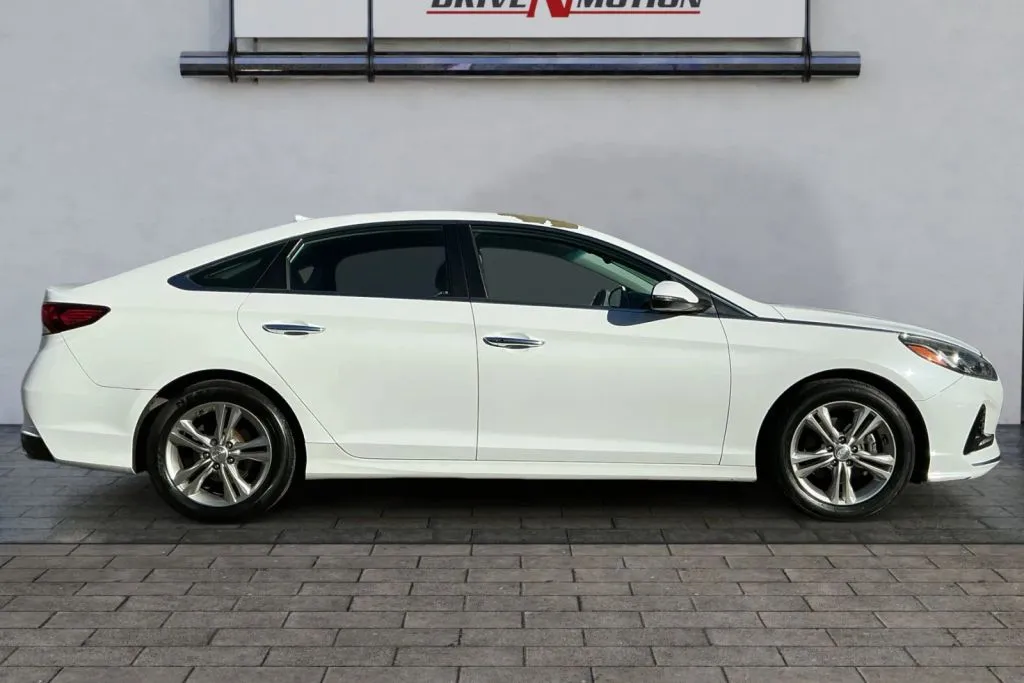 Photos of 2018 Hyundai Sonata SEL Sedan 4D for sale in Greeley, CO at Drive N-Motion Greeley