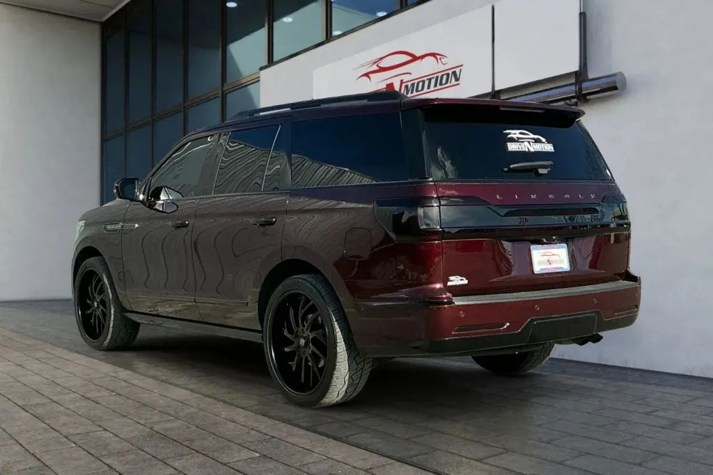 More photos of 2018 Lincoln Navigator Black Label Sport Utility 4D at Drive N-Motion Greeley, CO