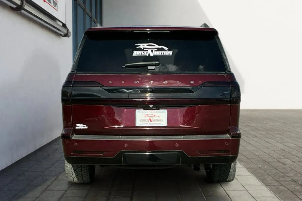 More photos of 2018 Lincoln Navigator Black Label Sport Utility 4D at Drive N-Motion Greeley, CO