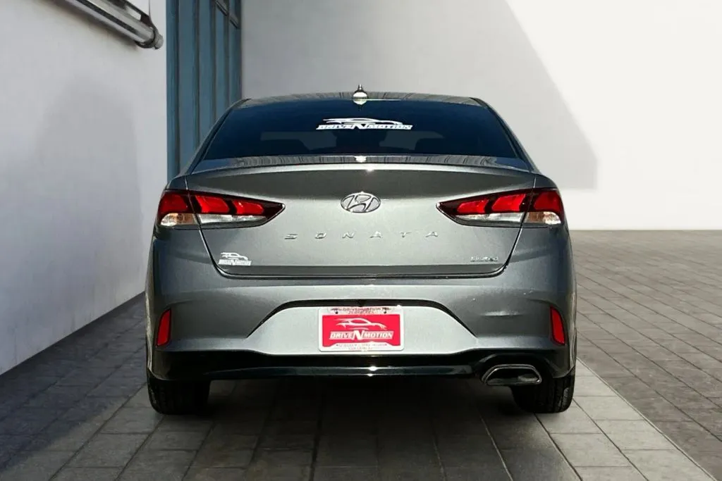 More photos of 2018 Hyundai Sonata Limited Sedan 4D at Drive N-Motion Greeley, CO