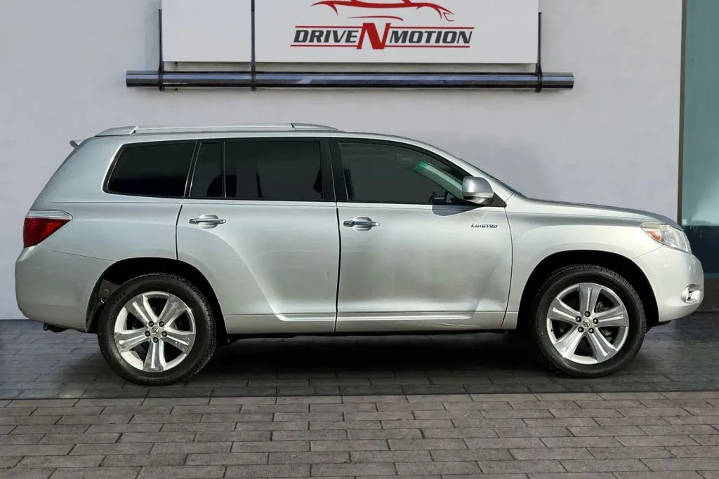 Photos of 2010 Toyota Highlander Limited Sport Utility 4D for sale in Greeley, CO at Drive N-Motion Greeley