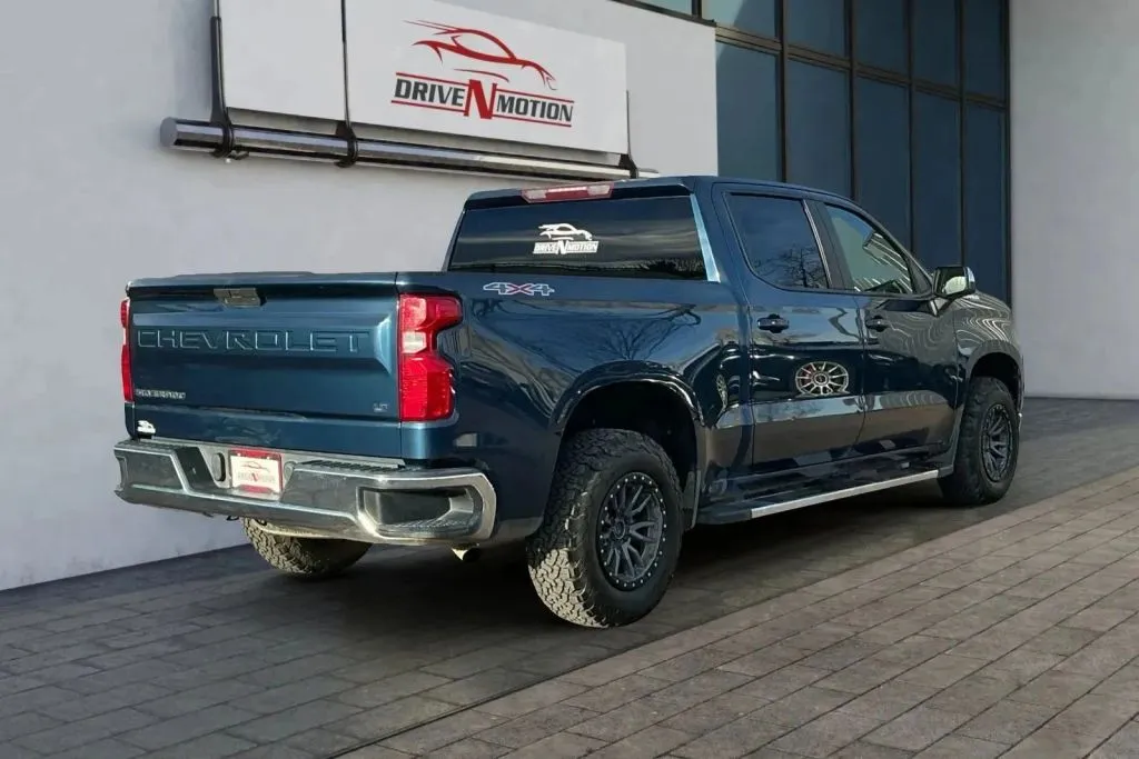 More photos of 2019 Chevrolet Silverado 1500 Crew Cab LT Pickup 4D 5 3/4 ft at Drive N-Motion Greeley, CO