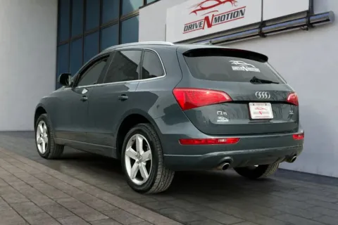 More photos of 2010 Audi Q5 3.2 Quattro Premium Sport Utility 4D at Drive N-Motion Greeley, CO