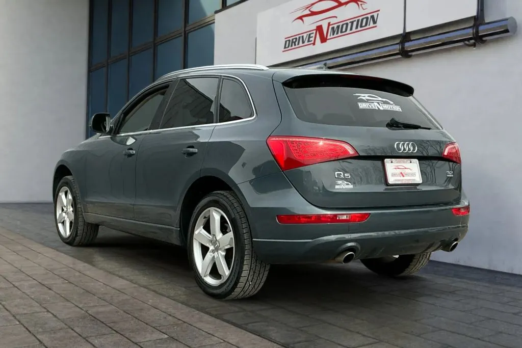 More photos of 2010 Audi Q5 3.2 Quattro Premium Sport Utility 4D at Drive N-Motion Greeley, CO