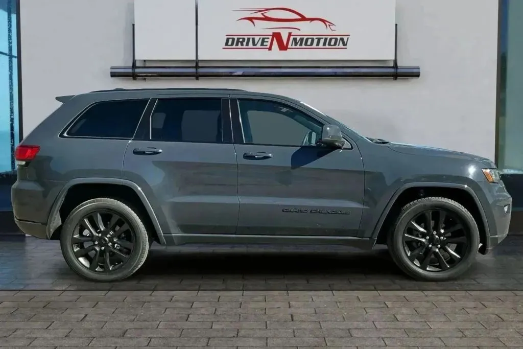 Another view of 2018 Jeep Grand Cherokee Altitude Sport Utility 4D for sale in Greeley, CO at Drive N-Motion Greeley