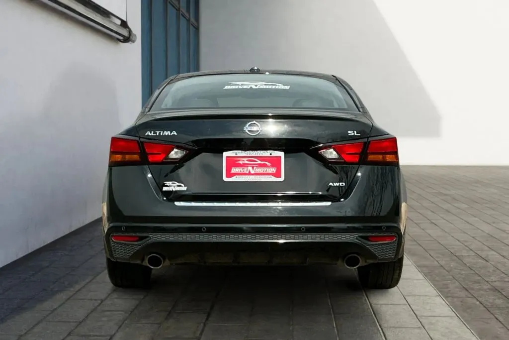 More photos of 2021 Nissan Altima 2.5 SL Sedan 4D at Drive N-Motion Greeley, CO