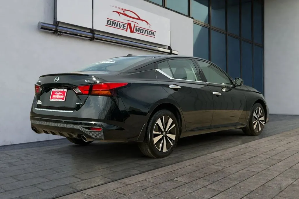 More photos of 2021 Nissan Altima 2.5 SL Sedan 4D at Drive N-Motion Greeley, CO