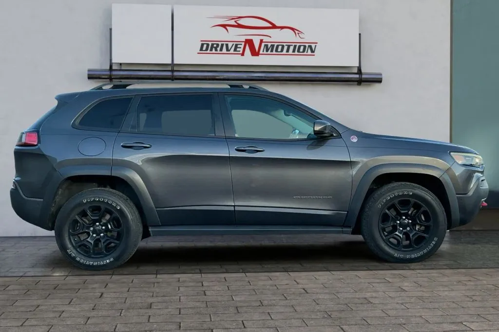 Another view of 2020 Jeep Cherokee TrailHawk Elite Sport Utility 4D for sale in Greeley, CO at Drive N-Motion Greeley