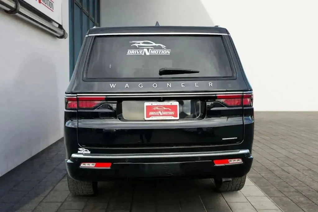 More photos of 2024 Jeep Wagoneer Series III Sport Utility 4D at Drive N-Motion Greeley, CO