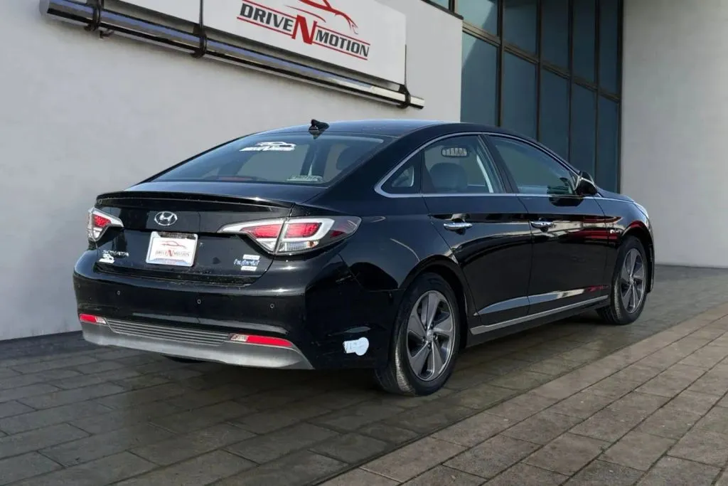 More photos of 2017 Hyundai Sonata Plug-in Hybrid Limited Sedan 4D at Drive N-Motion Greeley, CO