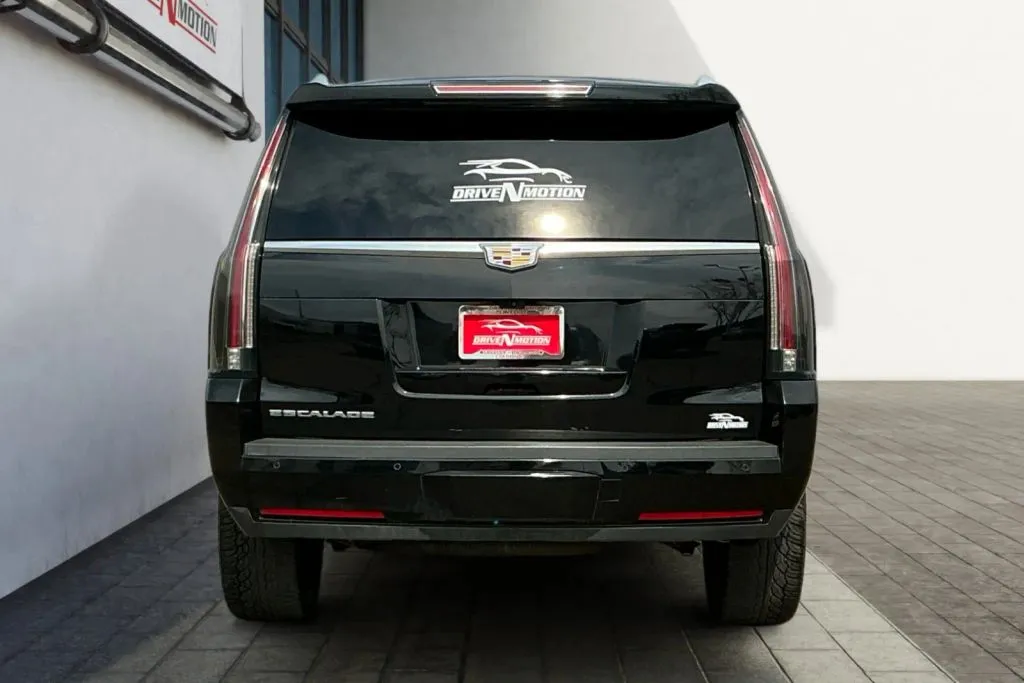 More photos of 2020 Cadillac Escalade Luxury Sport Utility 4D at Drive N-Motion Greeley, CO