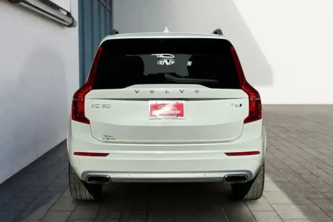 More photos of 2019 Volvo XC90 T6 Momentum Sport Utility 4D at Drive N-Motion Greeley, CO