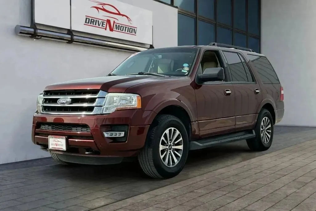 More photos of 2017 Ford Expedition XLT Sport Utility 4D at Drive N-Motion Greeley, CO