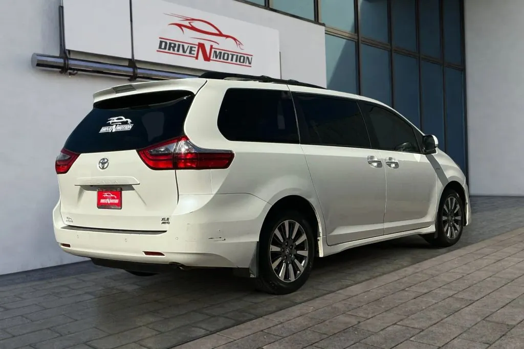 More photos of 2020 Toyota Sienna XLE Minivan 4D at Drive N-Motion Greeley, CO