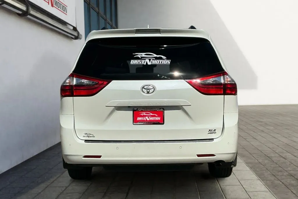 More photos of 2020 Toyota Sienna XLE Minivan 4D at Drive N-Motion Greeley, CO