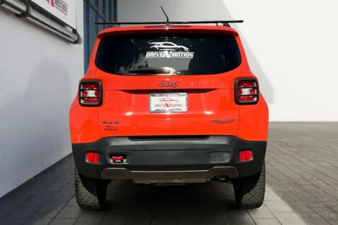 More photos of 2016 Jeep Renegade Trailhawk Sport Utility 4D at Drive N-Motion Greeley, CO