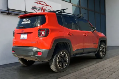 More photos of 2016 Jeep Renegade Trailhawk Sport Utility 4D at Drive N-Motion Greeley, CO