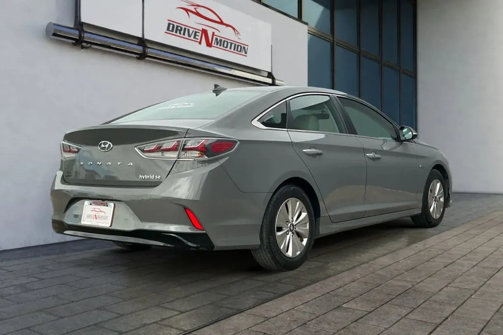 More photos of 2019 Hyundai Sonata Hybrid SE Sedan 4D at Drive N-Motion Greeley, CO