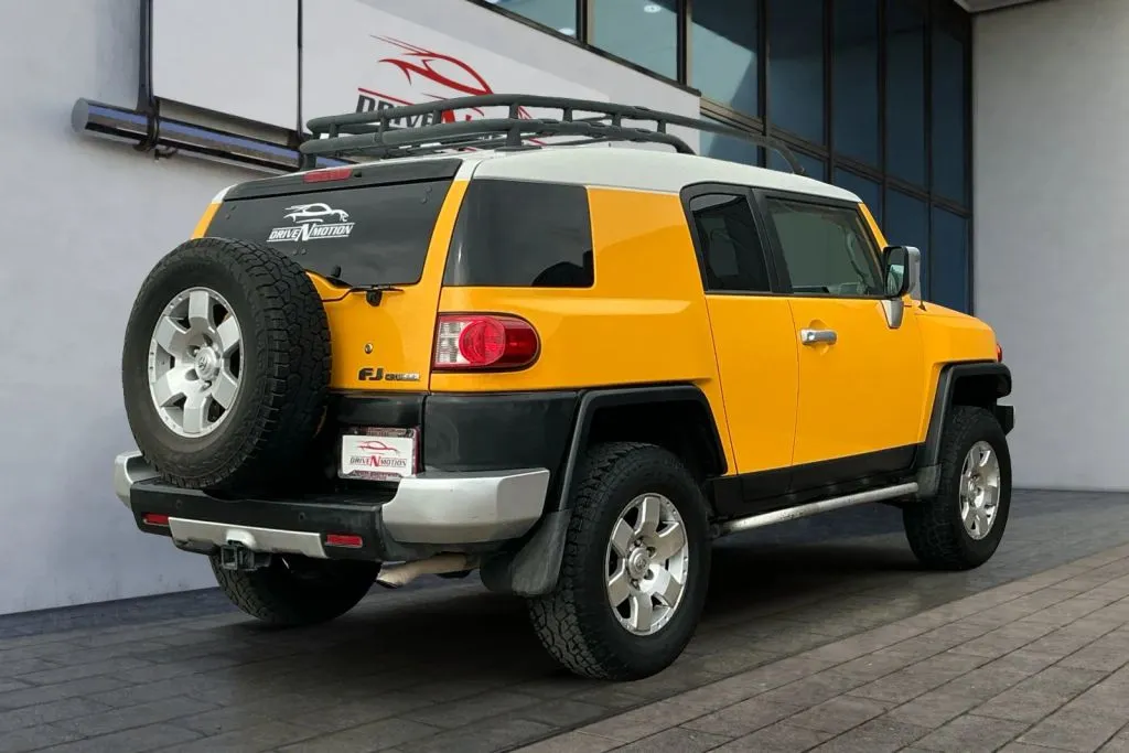 More photos of 2007 Toyota FJ Cruiser Sport Utility 2D at Drive N-Motion Greeley, CO