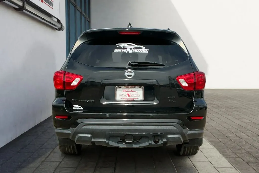 More photos of 2019 Nissan Pathfinder SL Sport Utility 4D at Drive N-Motion Greeley, CO