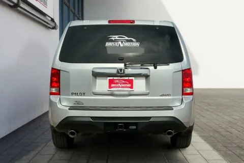 More photos of 2013 Honda Pilot EX-L Sport Utility 4D at Drive N-Motion Greeley, CO