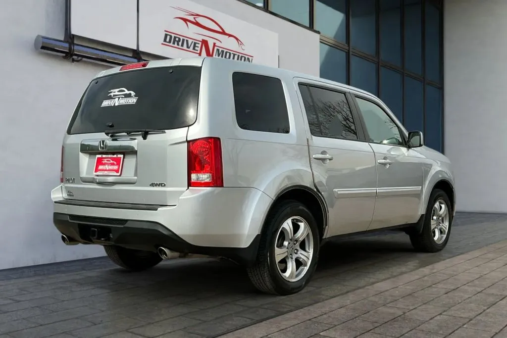 More photos of 2013 Honda Pilot EX-L Sport Utility 4D at Drive N-Motion Greeley, CO
