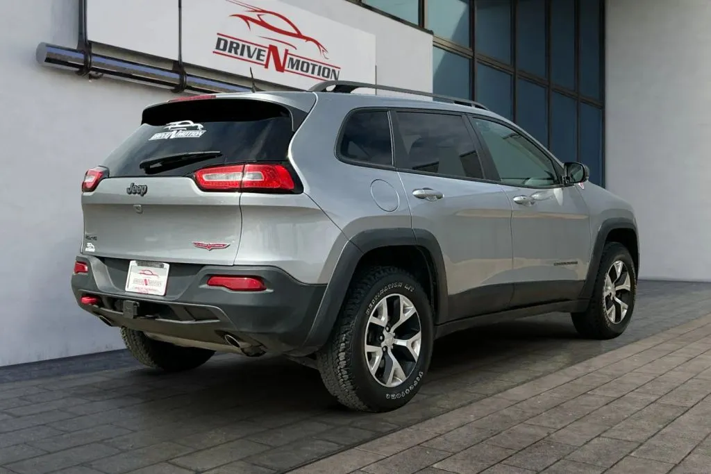 More photos of 2016 Jeep Cherokee TrailHawk Sport Utility 4D at Drive N-Motion Greeley, CO
