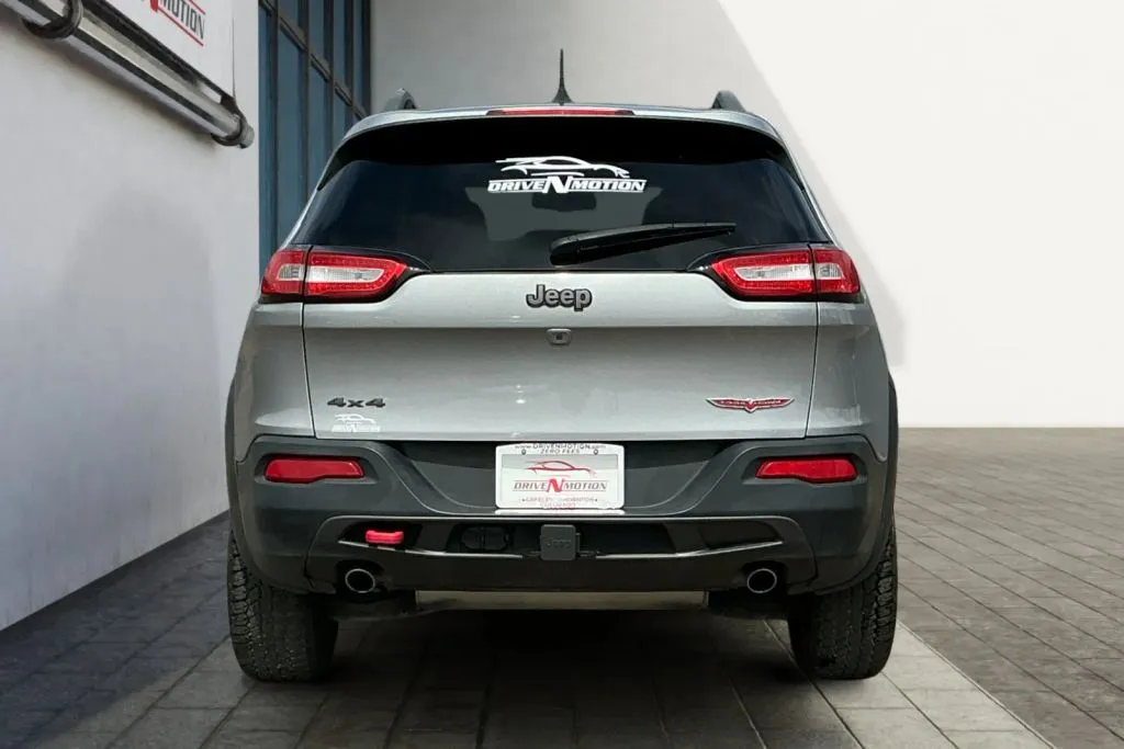 More photos of 2016 Jeep Cherokee TrailHawk Sport Utility 4D at Drive N-Motion Greeley, CO