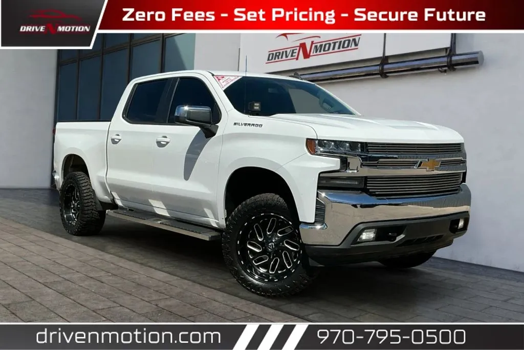 White 2019 Chevrolet Silverado 1500 Crew Cab LT Pickup 4D 5 3/4 ft for sale in Greeley, CO