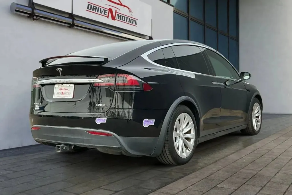 More photos of 2017 Tesla Model X 100D Sport Utility 4D at Drive N-Motion Greeley, CO