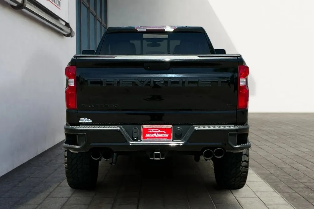 More photos of 2021 Chevrolet Silverado 1500 Crew Cab LT Trail Boss Pickup 4D 6 1/2 ft at Drive N-Motion Greeley, CO