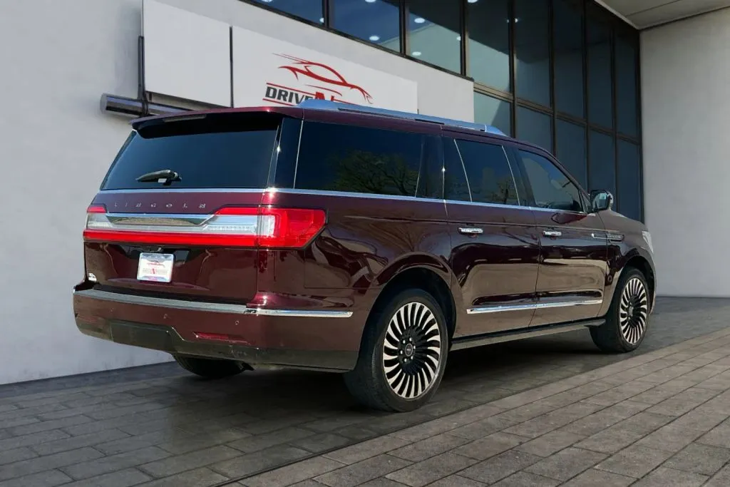 More photos of 2018 Lincoln Navigator L Black Label Sport Utility 4D at Drive N-Motion Greeley, CO