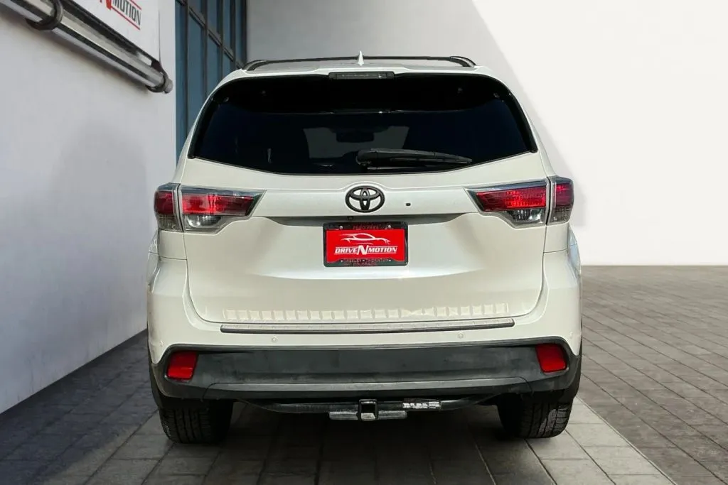 More photos of 2014 Toyota Highlander Limited Sport Utility 4D at Drive N-Motion Greeley, CO