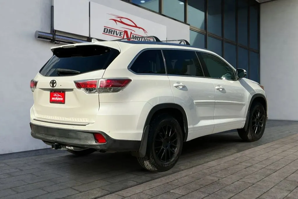 More photos of 2014 Toyota Highlander Limited Sport Utility 4D at Drive N-Motion Greeley, CO