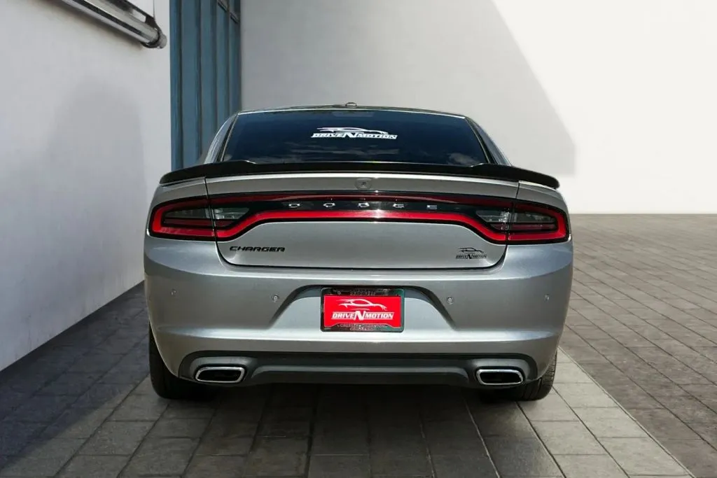 More photos of 2018 Dodge Charger SXT Sedan 4D at Drive N-Motion Greeley, CO