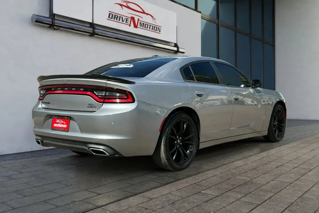 More photos of 2018 Dodge Charger SXT Sedan 4D at Drive N-Motion Greeley, CO